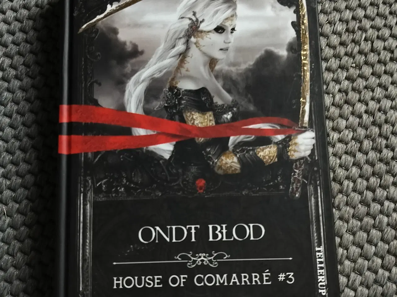 Billede 1 - House of Comarre; Ondt blod