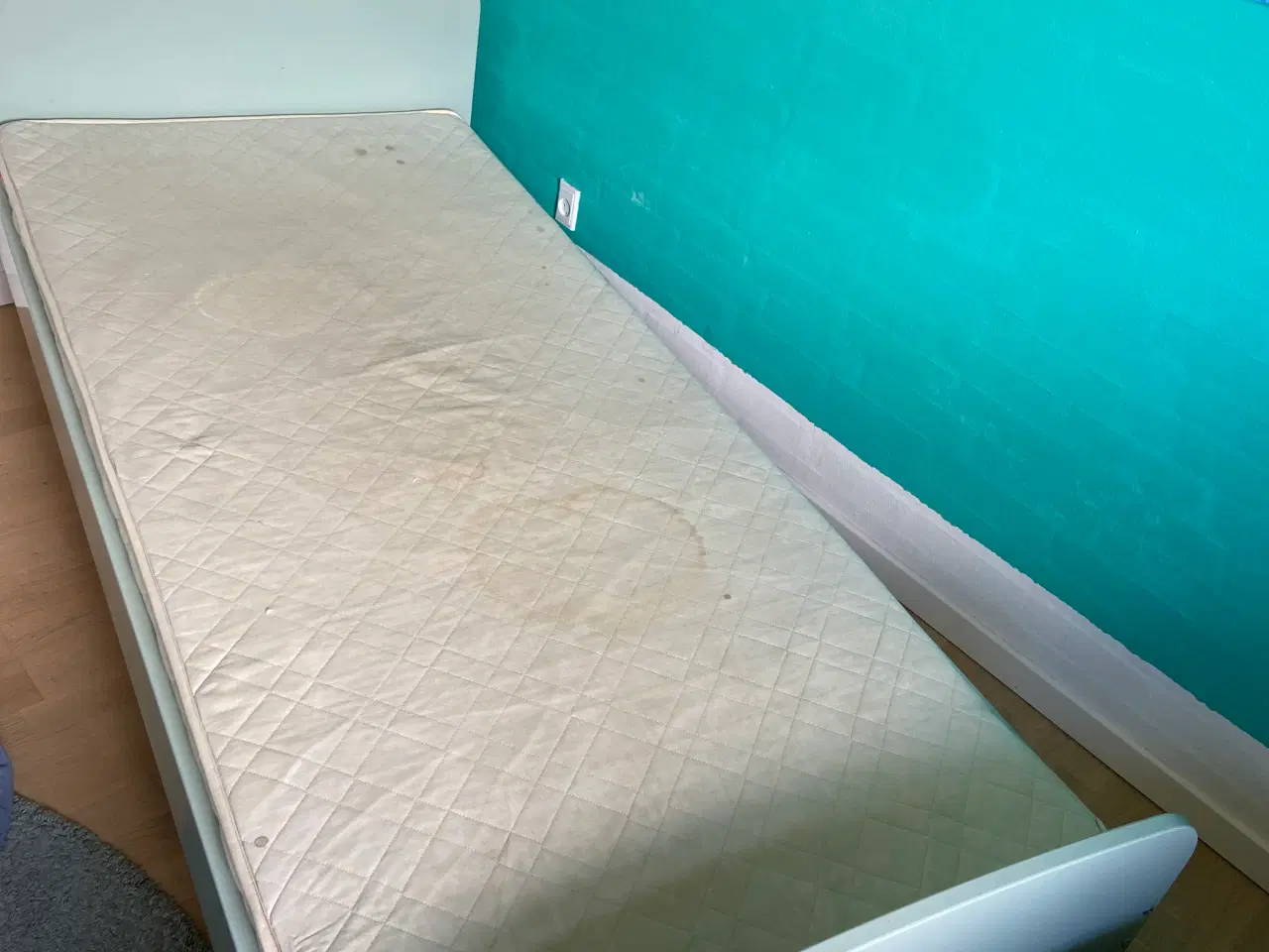 Billede 3 - Flexa seng m/madras