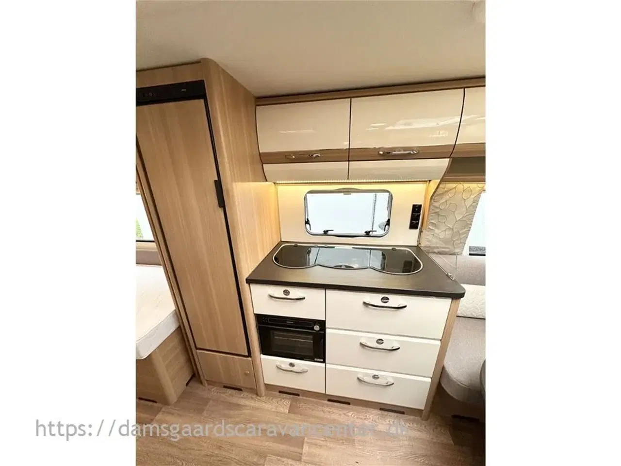 Billede 12 - 2020 - LMC Musica 542 E ALDE   Enkeltsenge - Centralvarme - Mover - Fortelt