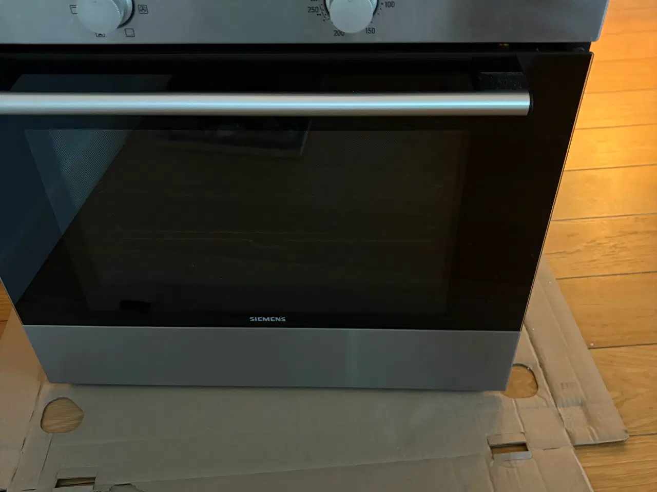 Billede 1 - Siemens indbygningsovn HB301E1S