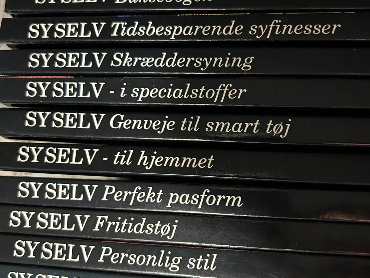 Billede 13 - Håndarbejde: "Sy selv" af Cy DeCisse - 12 bøger