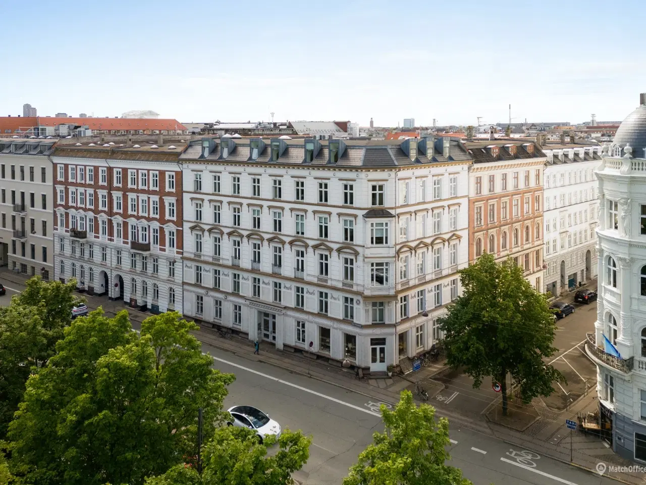 Billede 2 - Nyistandsat stuelejemål i København K - Masser af lys og høje lofter