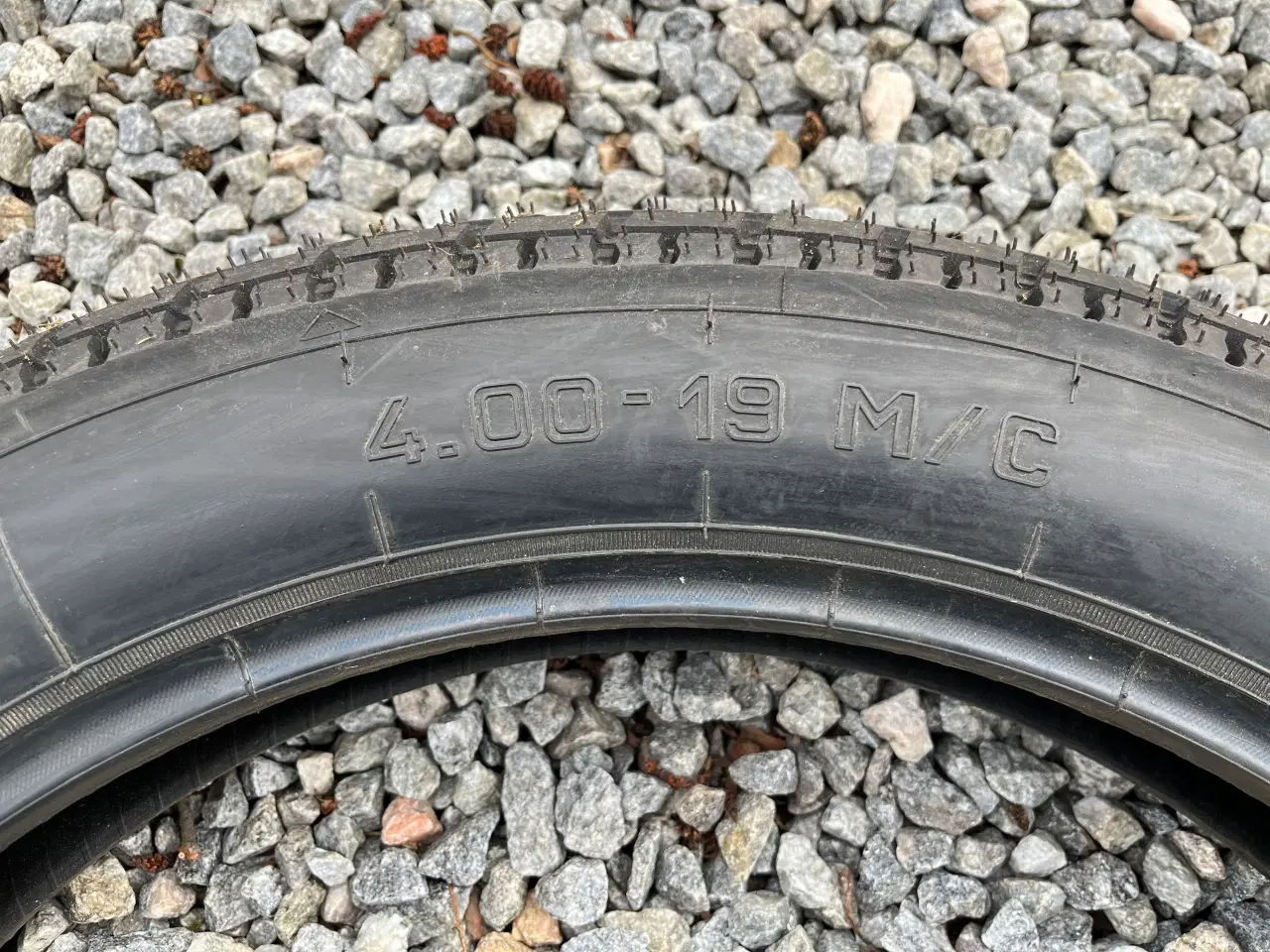 Billede 2 - Heidenau dæk 19”