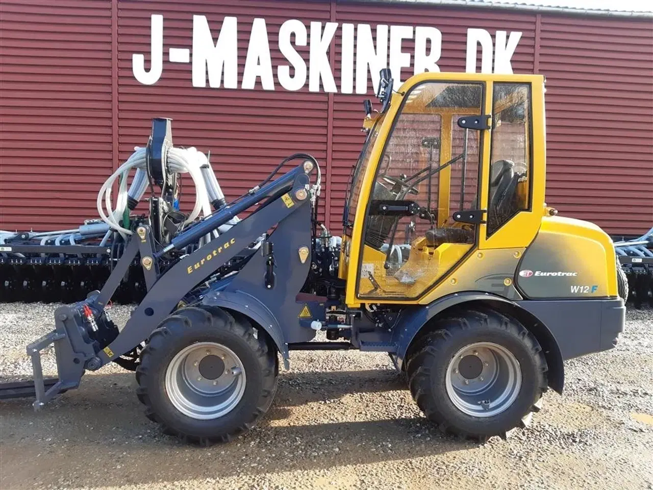 Billede 1 - Eurotrac W12 F mellem tårn