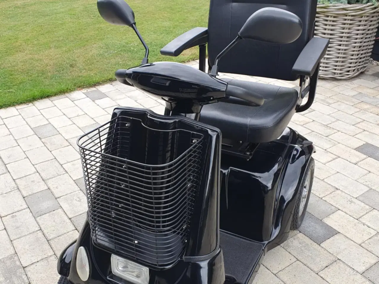 Billede 1 - Velholdt El-scooter