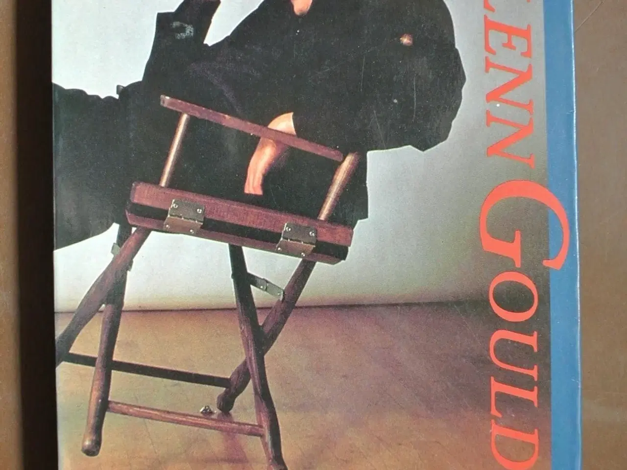 Billede 1 - afskaf bifald - esays om musik, af glenn gould, em