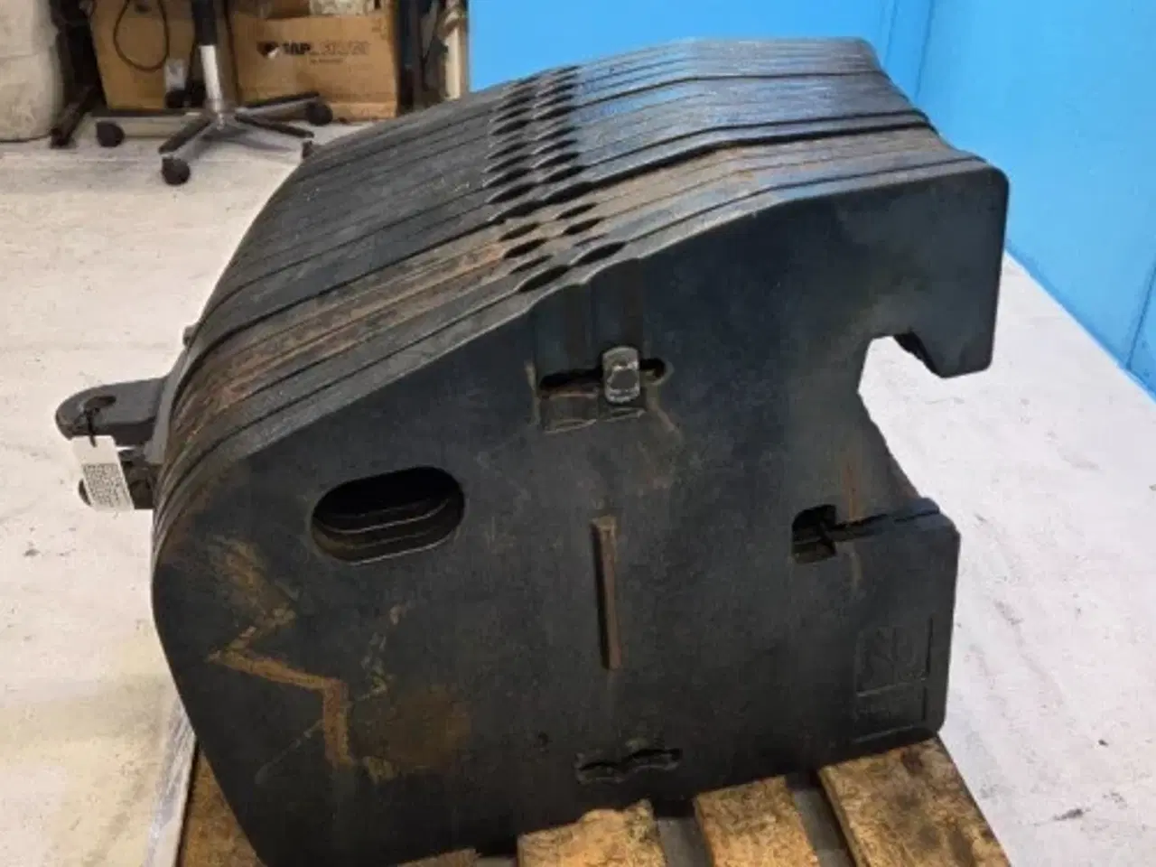 Billede 7 - New Holland T8 Frontvægt Kit 719665006