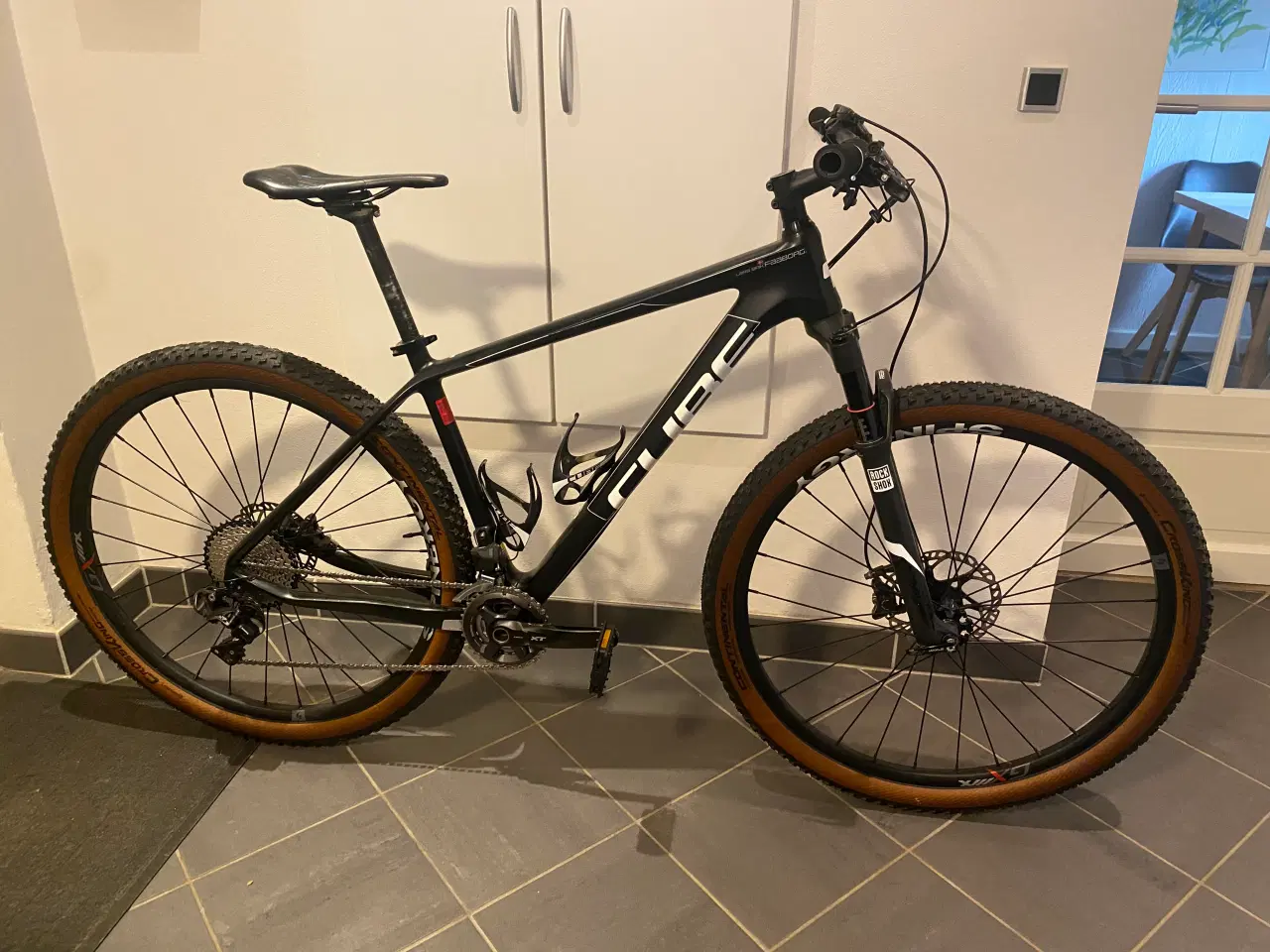 Billede 1 -  Cube REACTION GTC ONE carbon´n´white XT Di2 2x11 