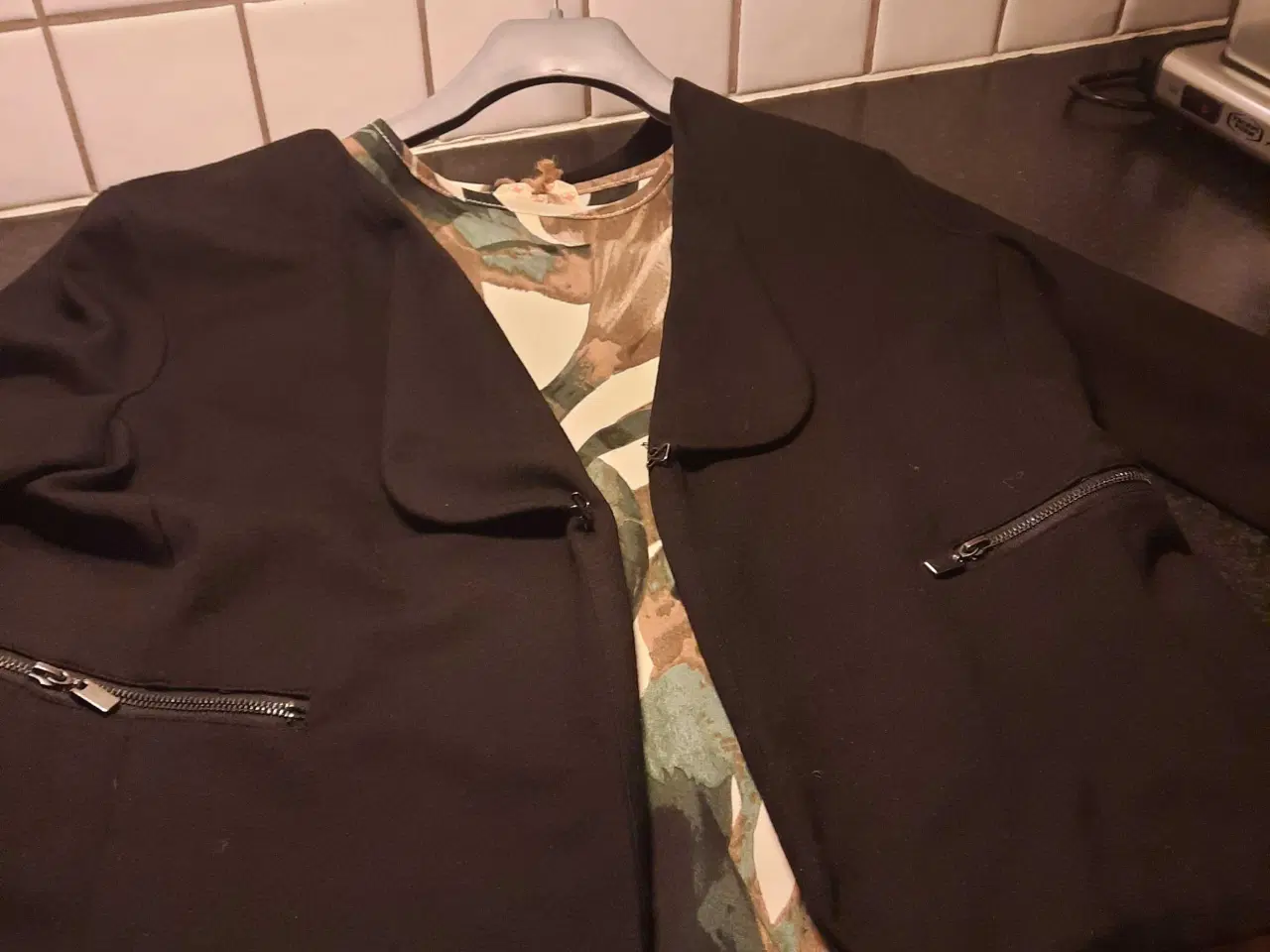 Billede 1 - Hjem og stil: Dametøj