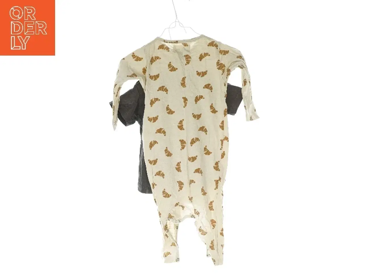 Billede 2 - T-shirt og heldragt (str. 68 cm)