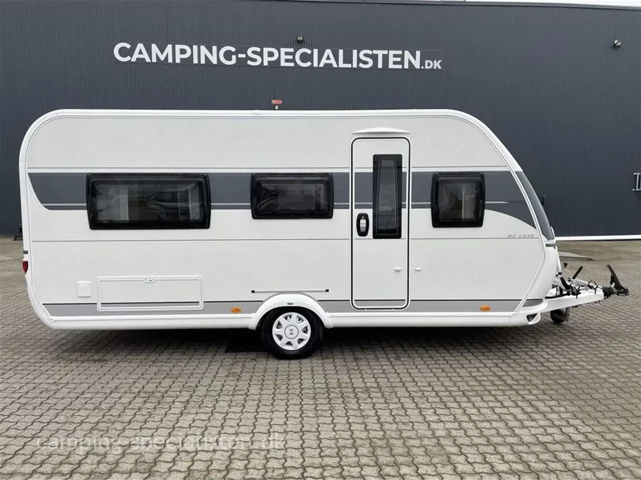 Billede 1 - 2023 - Hobby De Luxe Edition 460 LU   Så godt som ny Hobby De Luxe Edition 460 LU fra 2023 - Kan nu opleves hos Camping-Specialisten