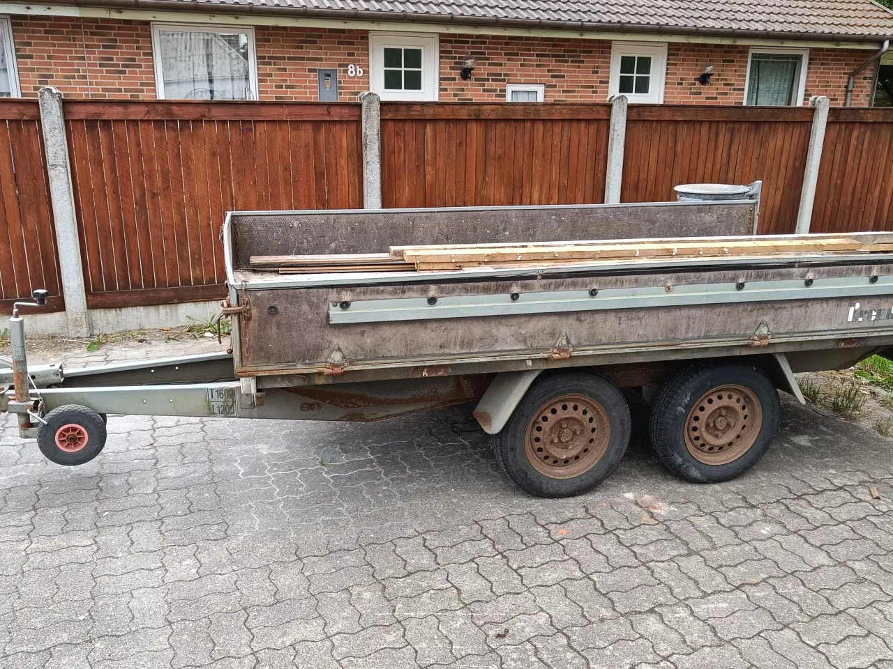 Billede 1 - Brenderup trailer 1600 total med papir og plader 
