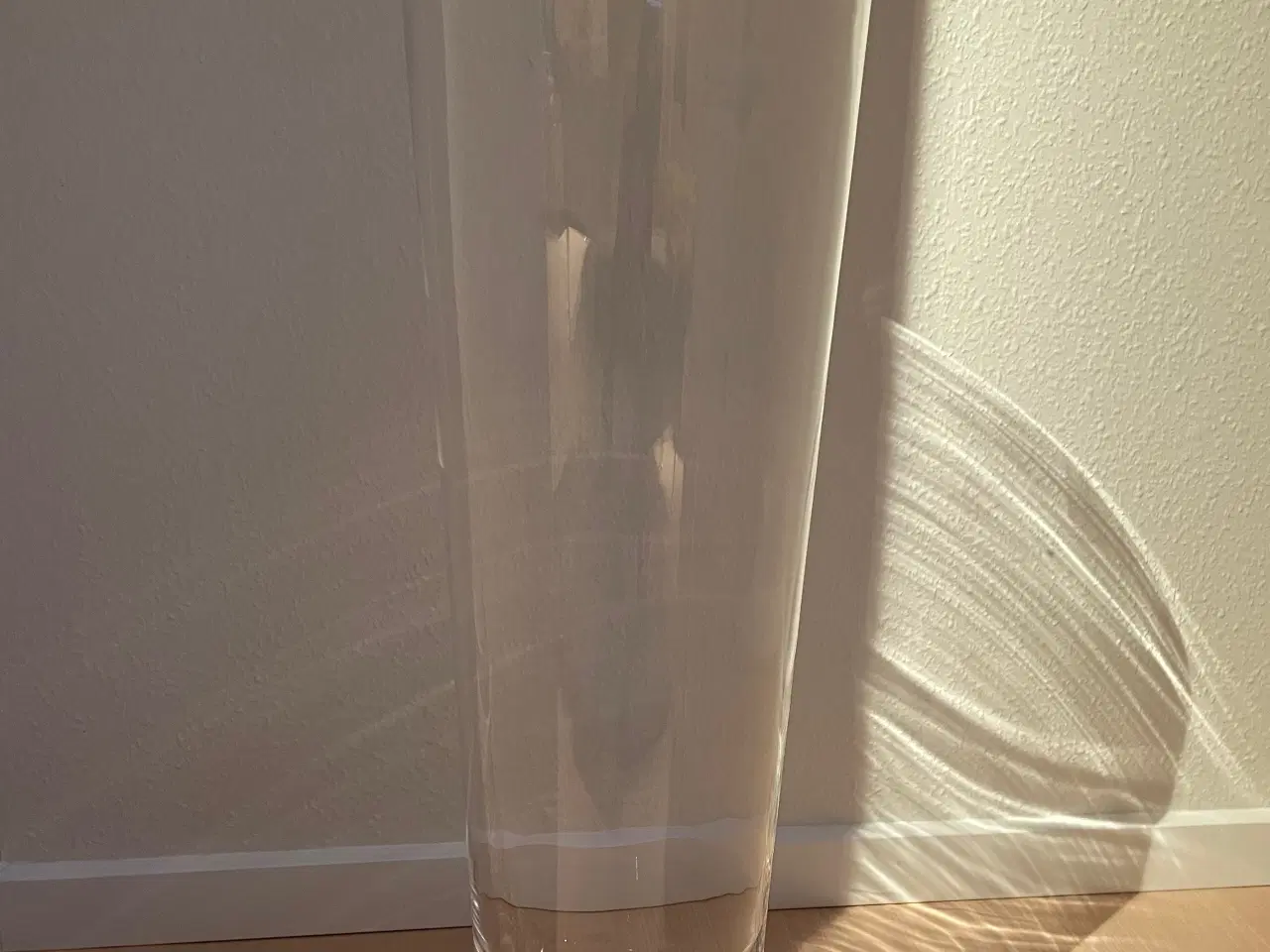 Billede 2 - Gulvvase i klart glas ,70 cm høj