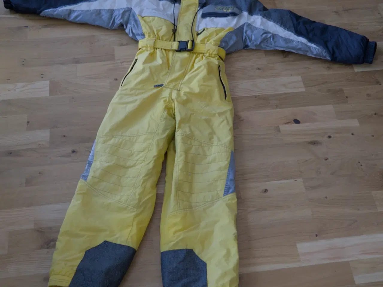 Billede 1 - Gul heldragt skidragt/flyverdragt