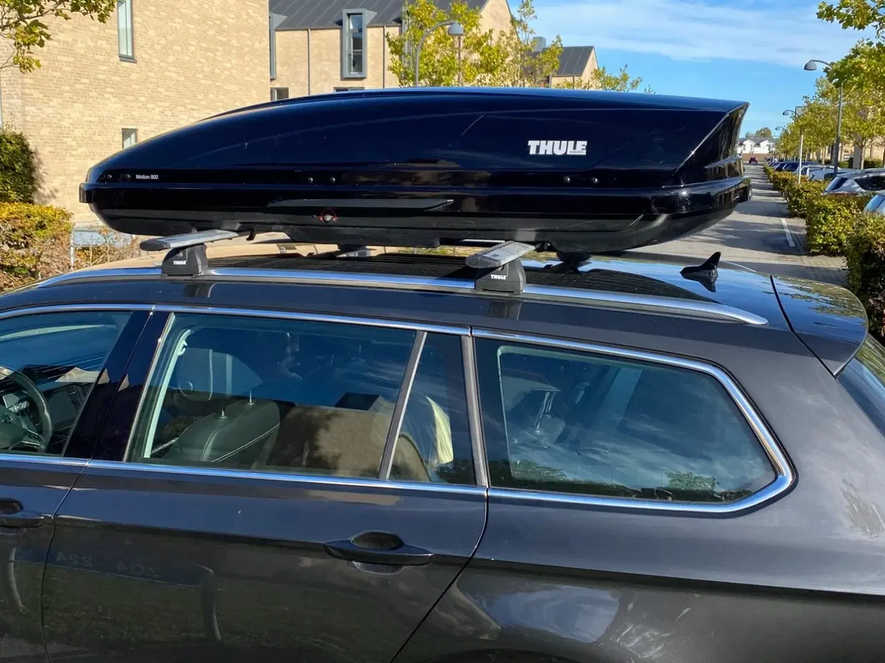 Billede 1 - UDLEJES - Thule Motion 800 tagboks - 460 liter.
