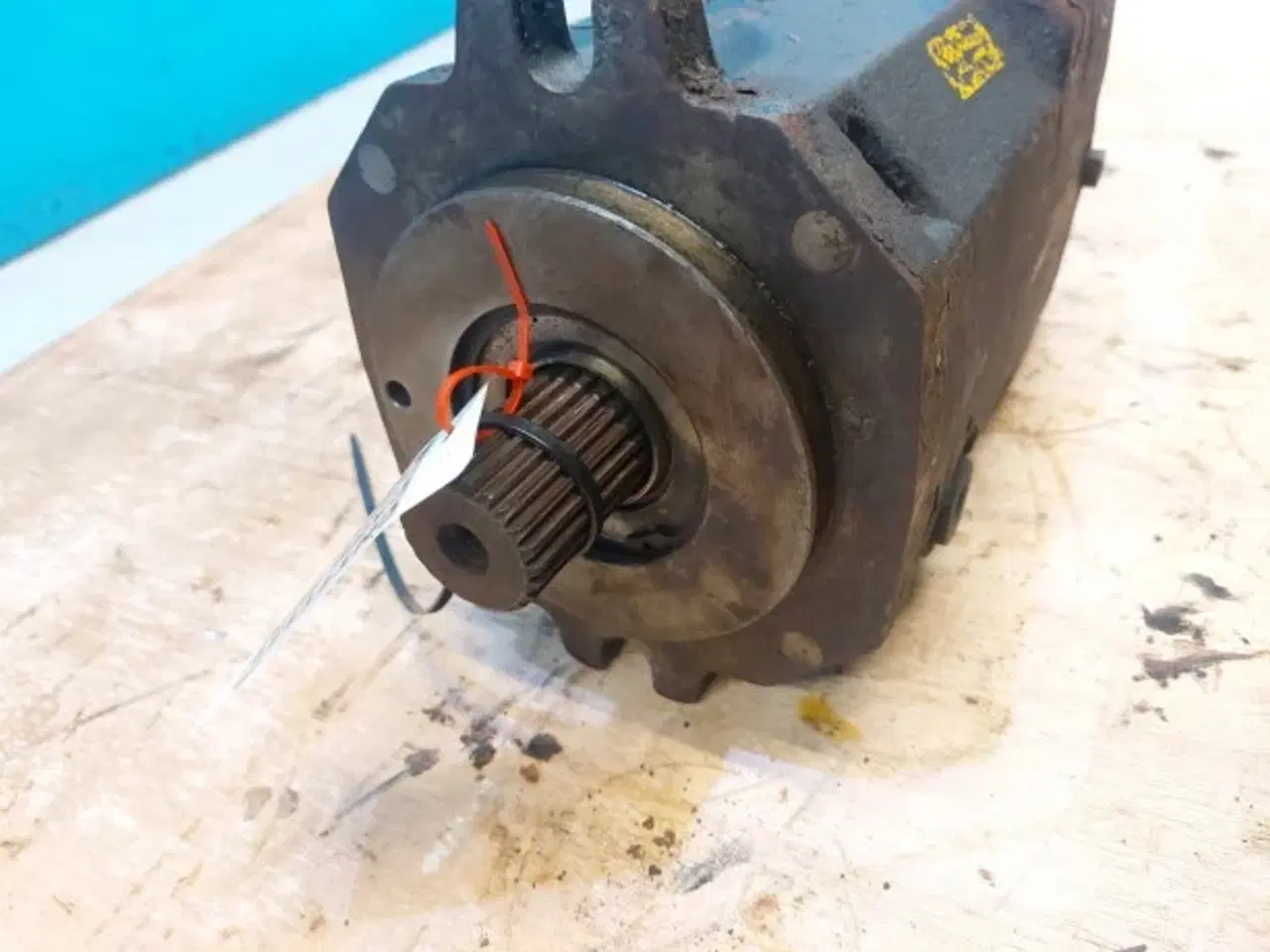 Billede 8 - Massey Ferguson 7276 Oliepumpe H2X294M00719