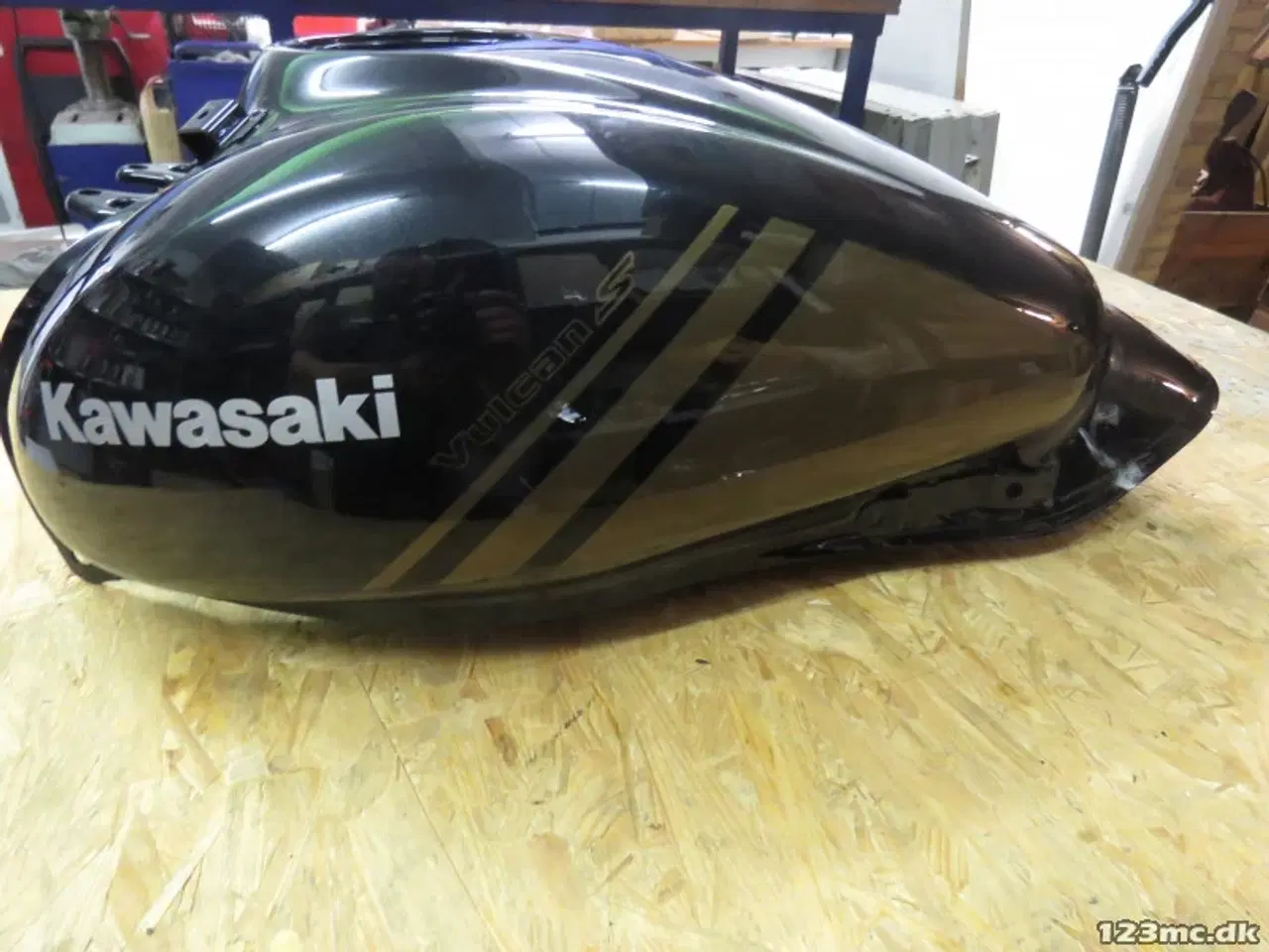 Billede 2 - Tank, Kawasaki Vulcan S, sort/guld