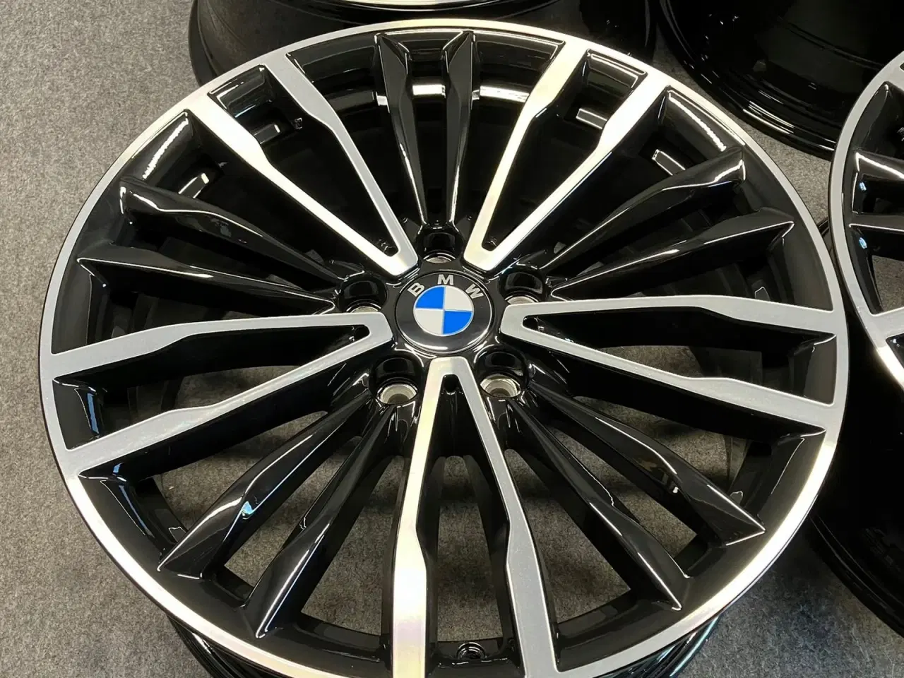 Billede 5 - ALUFÆLGE BMW 3 F30 F31 F32 F36 708 19"