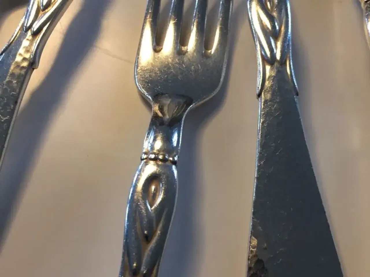 Billede 2 - Njal 2 tårnede gafler