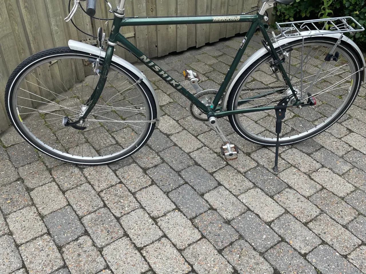 Billede 1 - Herrecykel nyligt istandsat. For og baglygte virk.