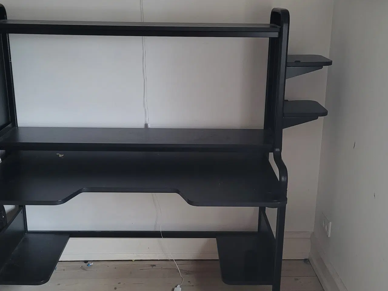 Billede 1 - Fredde Ikea gamer bord 