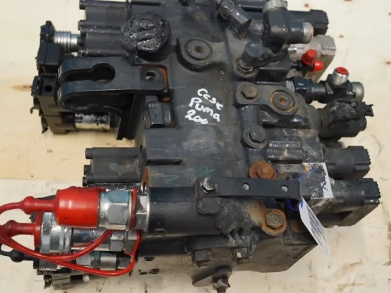 Billede 2 - Case Puma 200CVX Fjernudtagsventiler 51458477