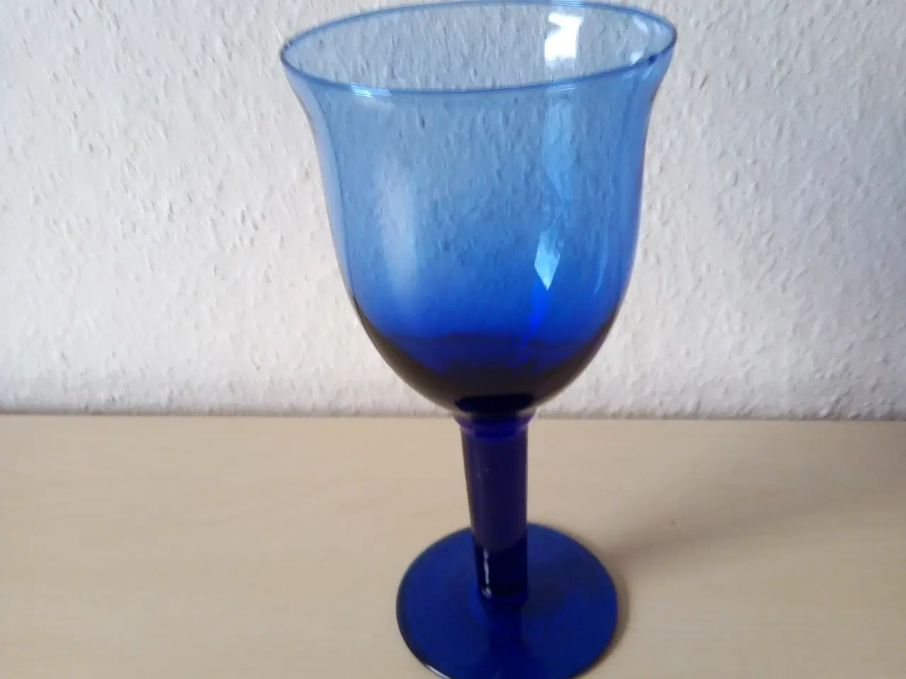 Billede 5 - vaser/kande/skål/lysestage i blå glas