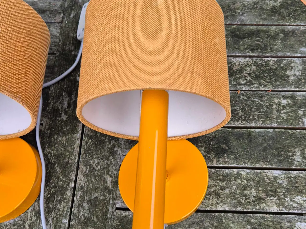 Billede 3 - Fine gule væglamper i dansk design