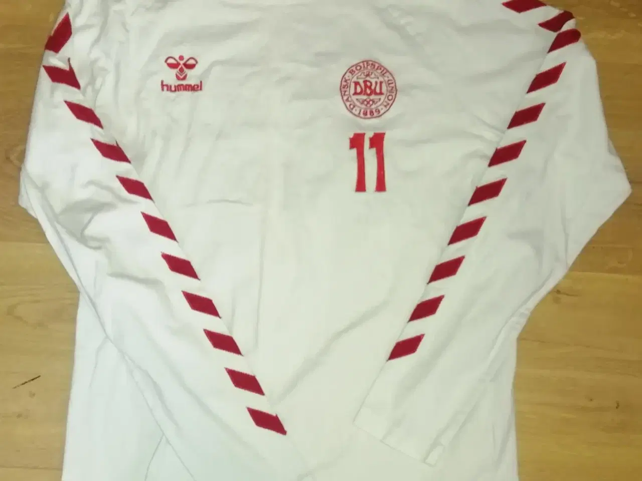 Billede 4 - DANMARK NR 11 RETRO TRØJE, SAMLEOBJEKT, STR. XL