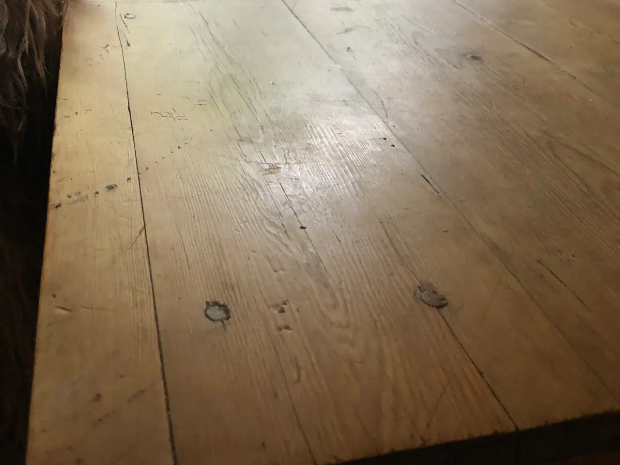 Billede 3 - Rustikt spisebord i landlig stil, med flot patina 