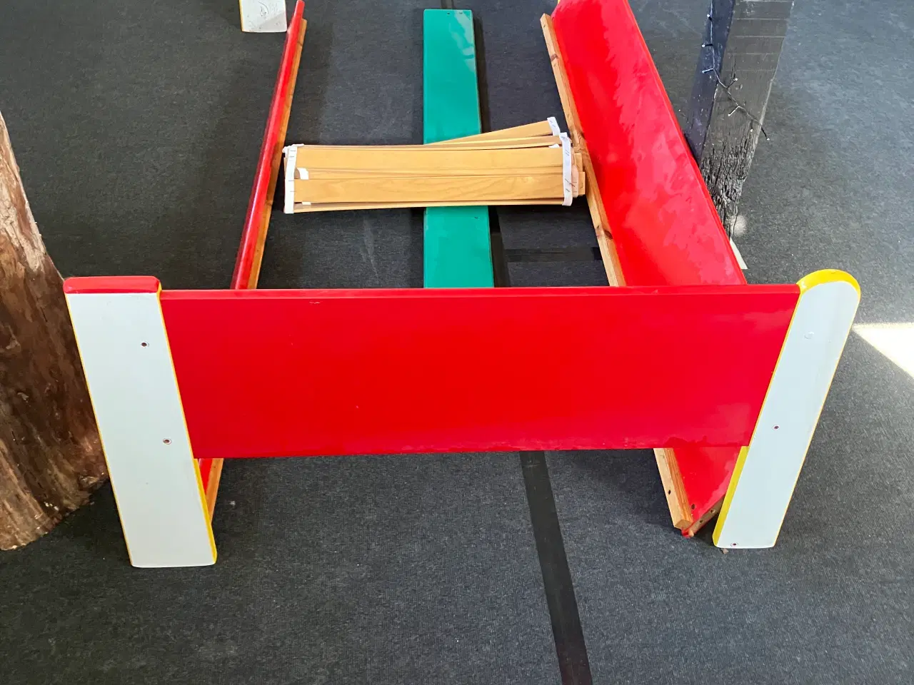 Billede 2 - Børneseng uden store skrammer