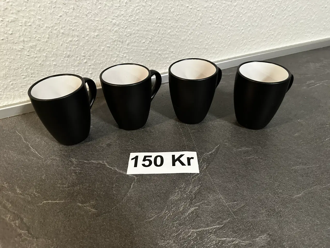 Billede 1 - Sæt med sorte kaffekopper