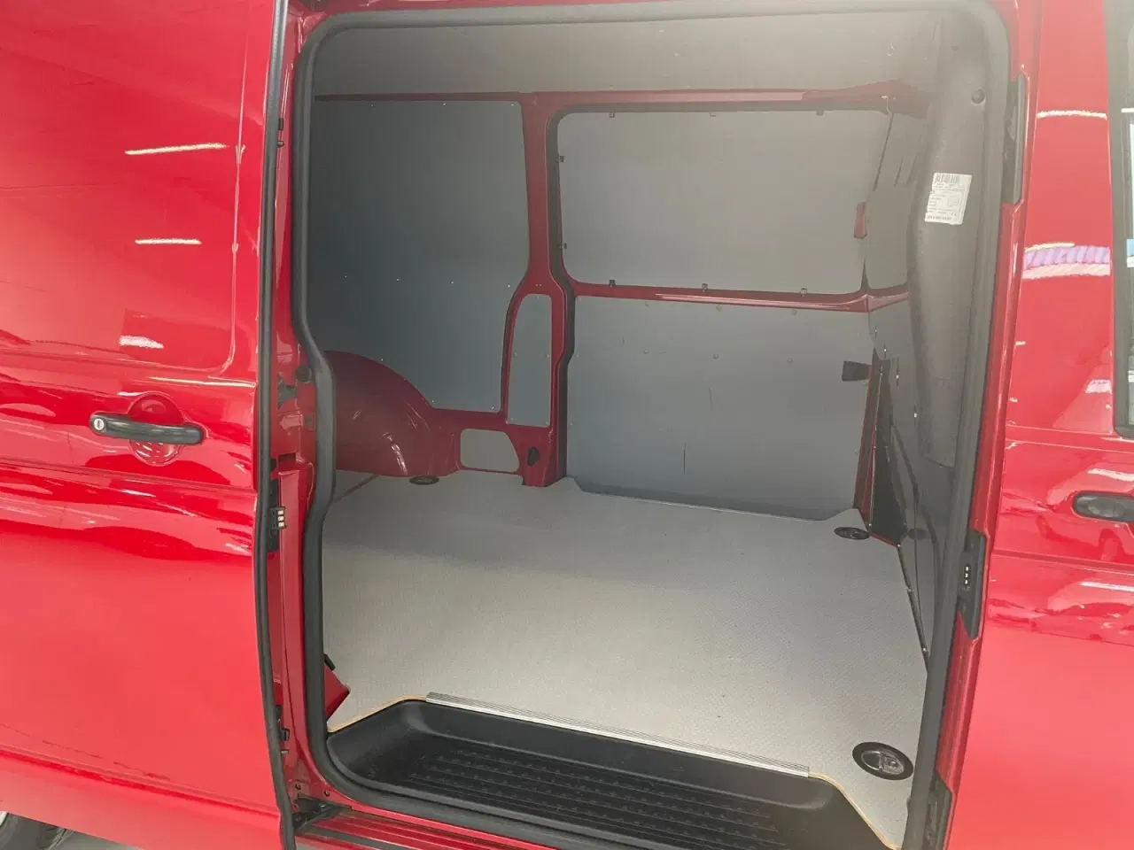Billede 12 - VW Transporter 2,0 TDi 102 Kassevogn kort