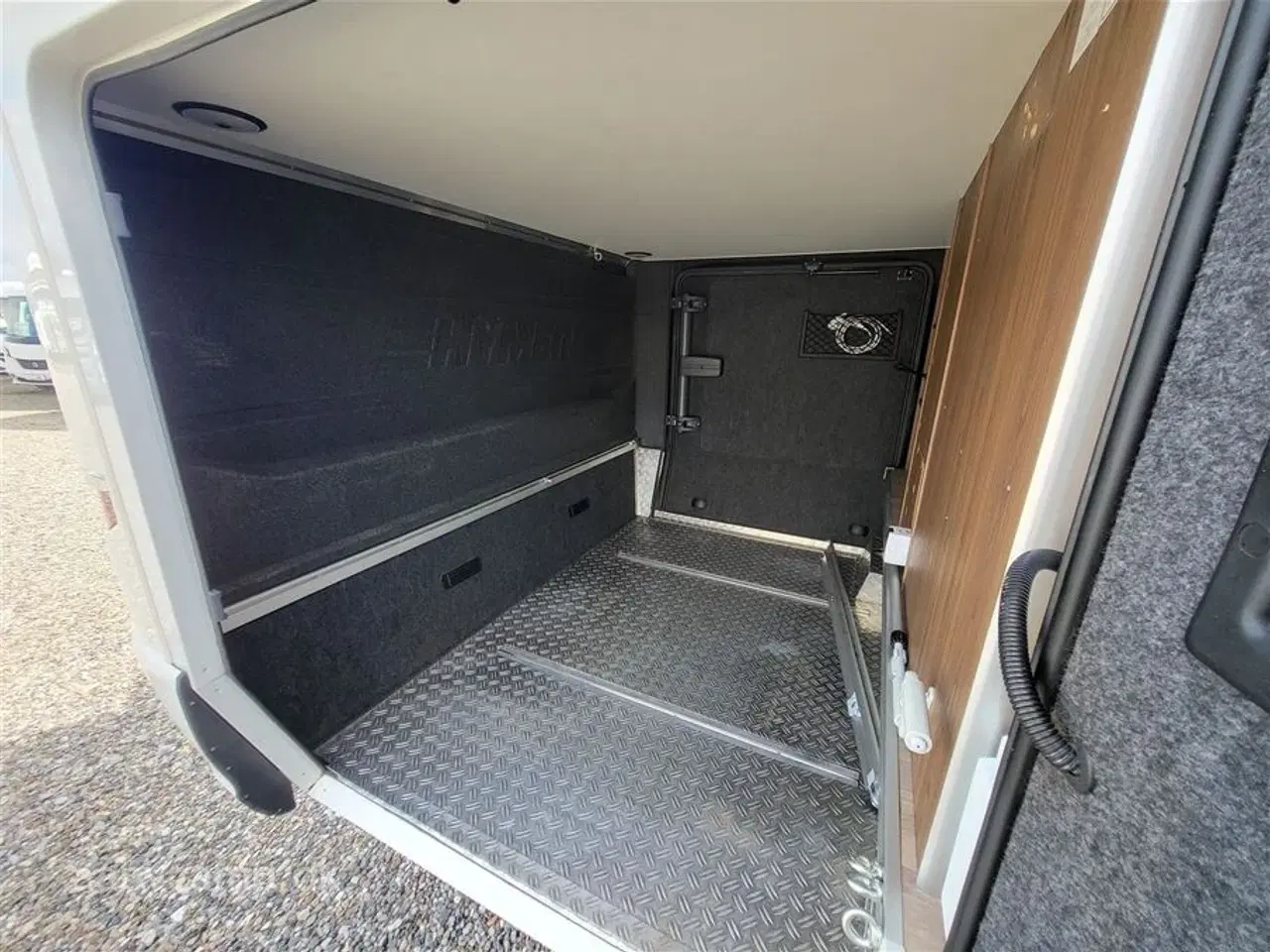 Billede 19 - 2020 - Hymer Masterline BML I780   Luksus på Mercedes Chassic. Solceller. Automatgear. To batterier. Inverter. vandbåret gulvarme.
