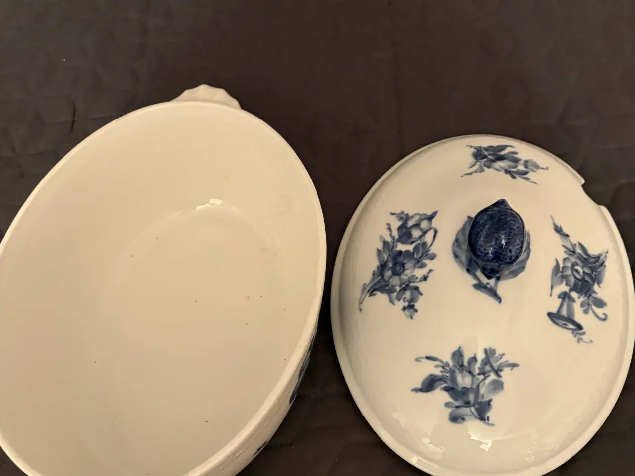 Billede 2 - Royal Copenhagen Blå Blomst flettet terrin med låg