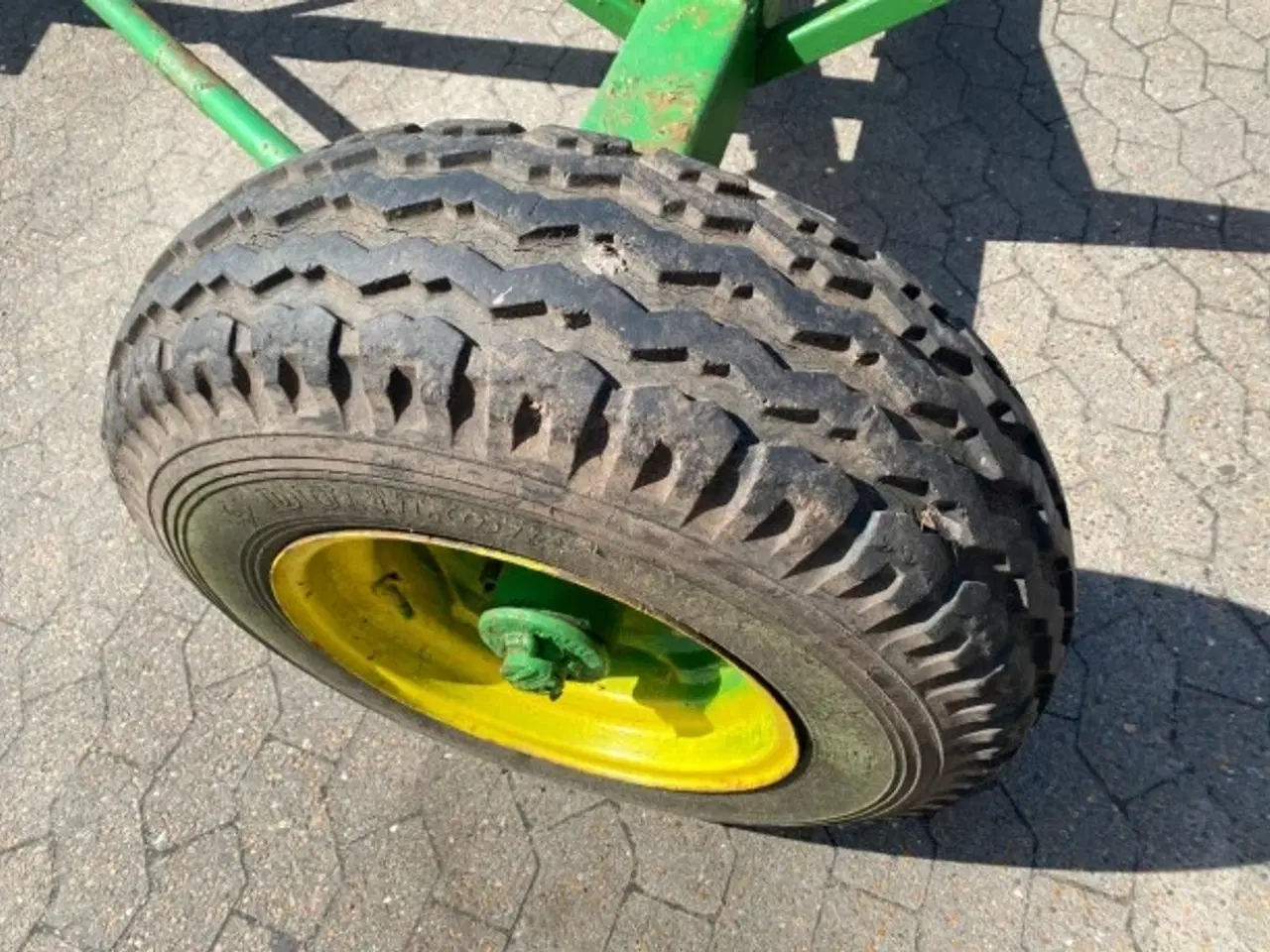 Billede 3 - John Deere skærebordsvogn 16"