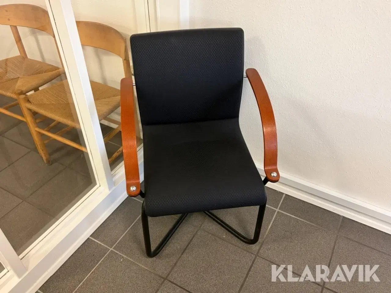 Billede 4 - Konferencebord med tilbehør