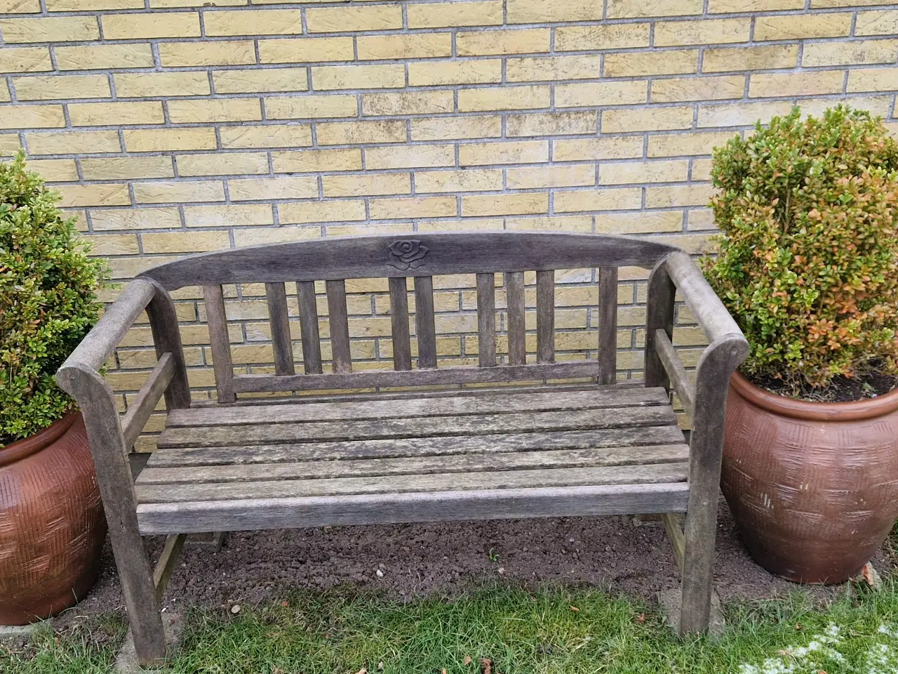 Billede 1 - Hyggelig Rosentræs bænk
