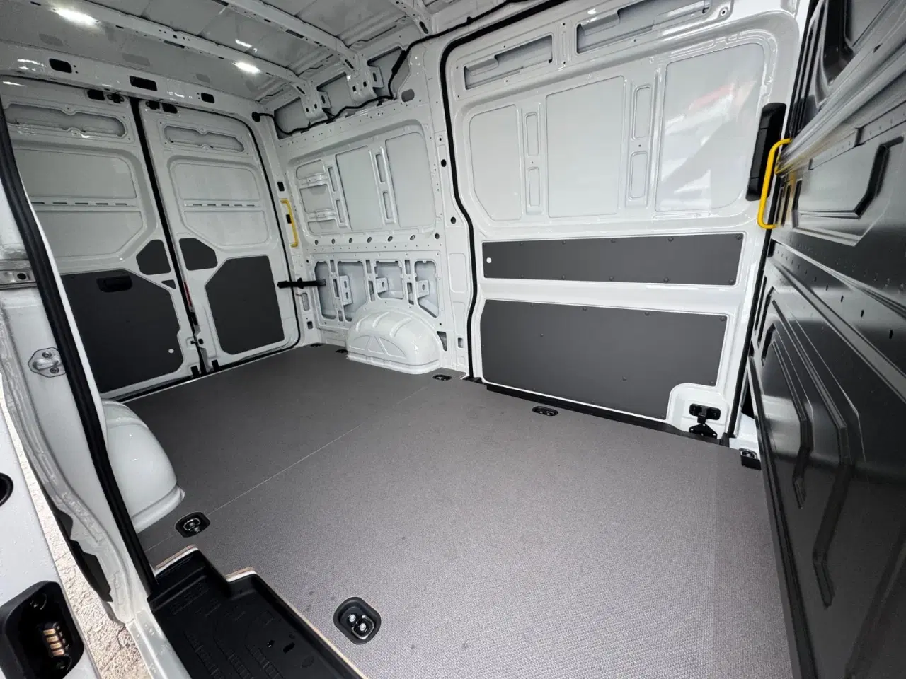 Billede 13 - VW Crafter 35 2,0 TDi 163 Kassevogn L3H3 aut. RWD