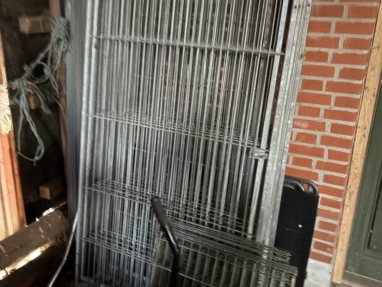 Billede 3 - Hakon hundegård 24 sider og 3 døre/ indgang 