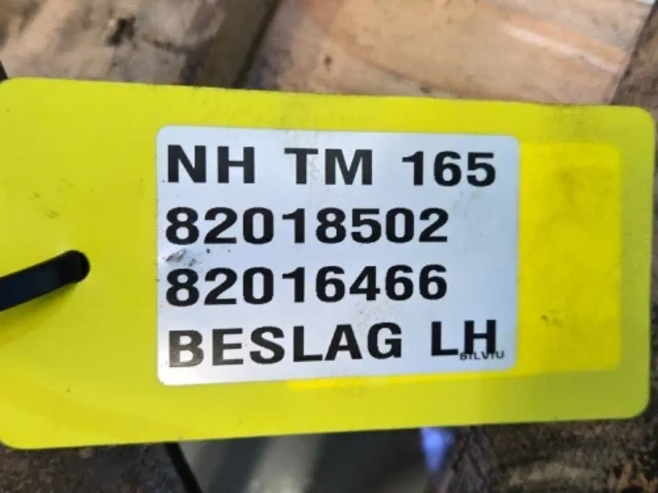 Billede 2 - New Holland TM165 Beslag L.  82018502