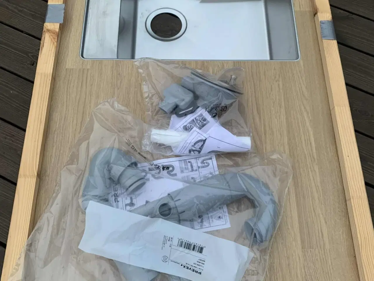 Billede 4 - Køkkenbordplade med underlimet vask
