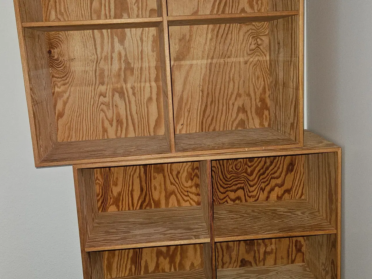 Billede 13 - Blandet landhandel: spejReoler, hvidt service, DVD