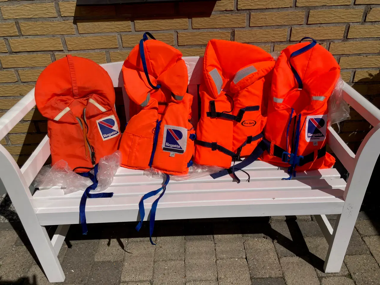 Billede 1 - Redningsveste til børn.