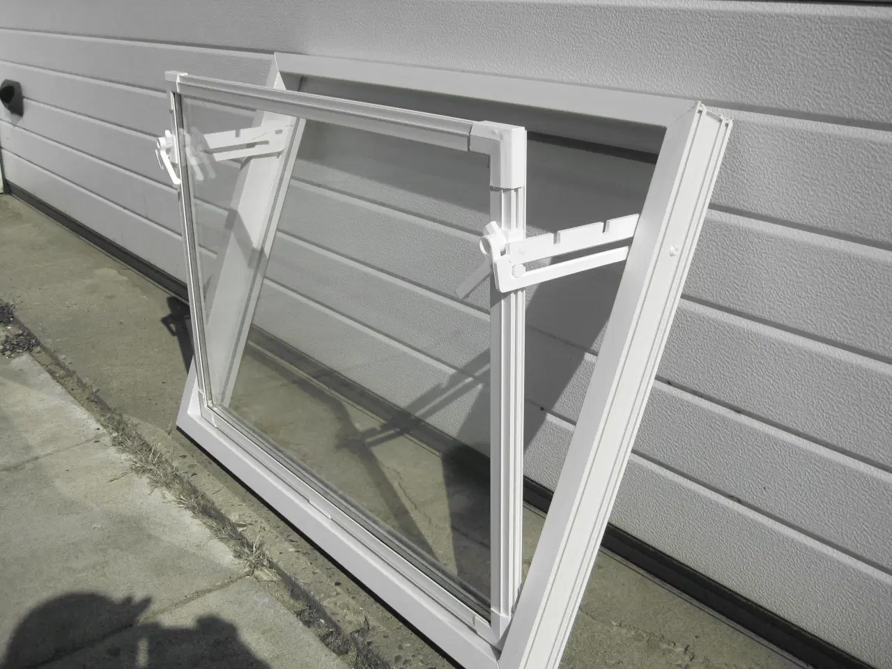 Billede 1 - Plastvinduer  40 x 80 cm. Thermo 2 lag
