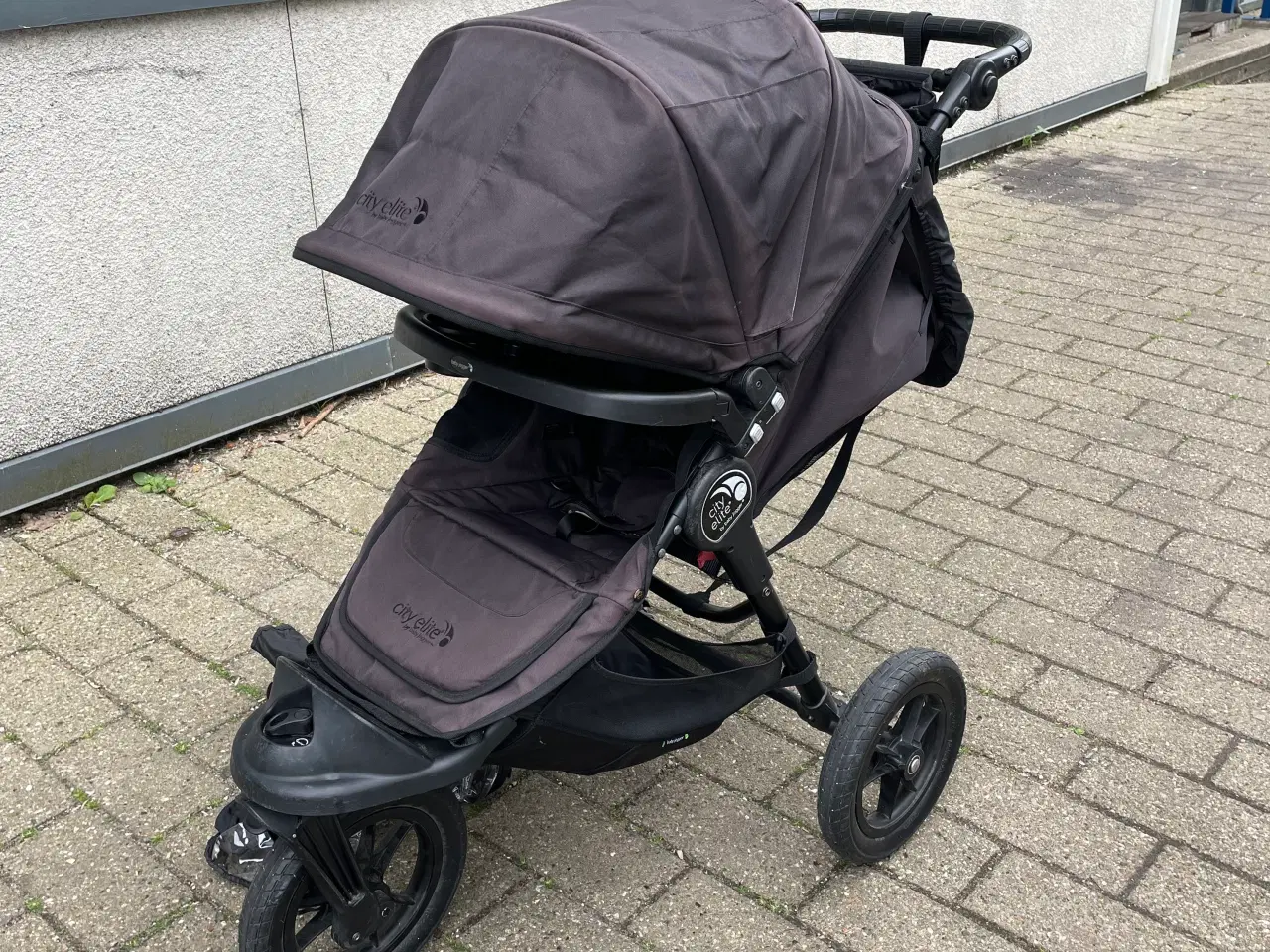 Billede 1 - Løbevogn  city elite  ,god i standen,