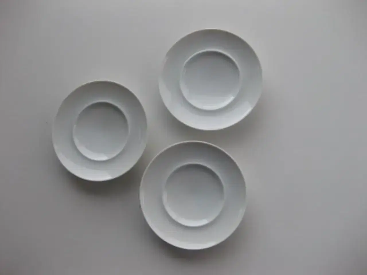 Billede 1 - Bing & Grøndahl liile hvid tallerken