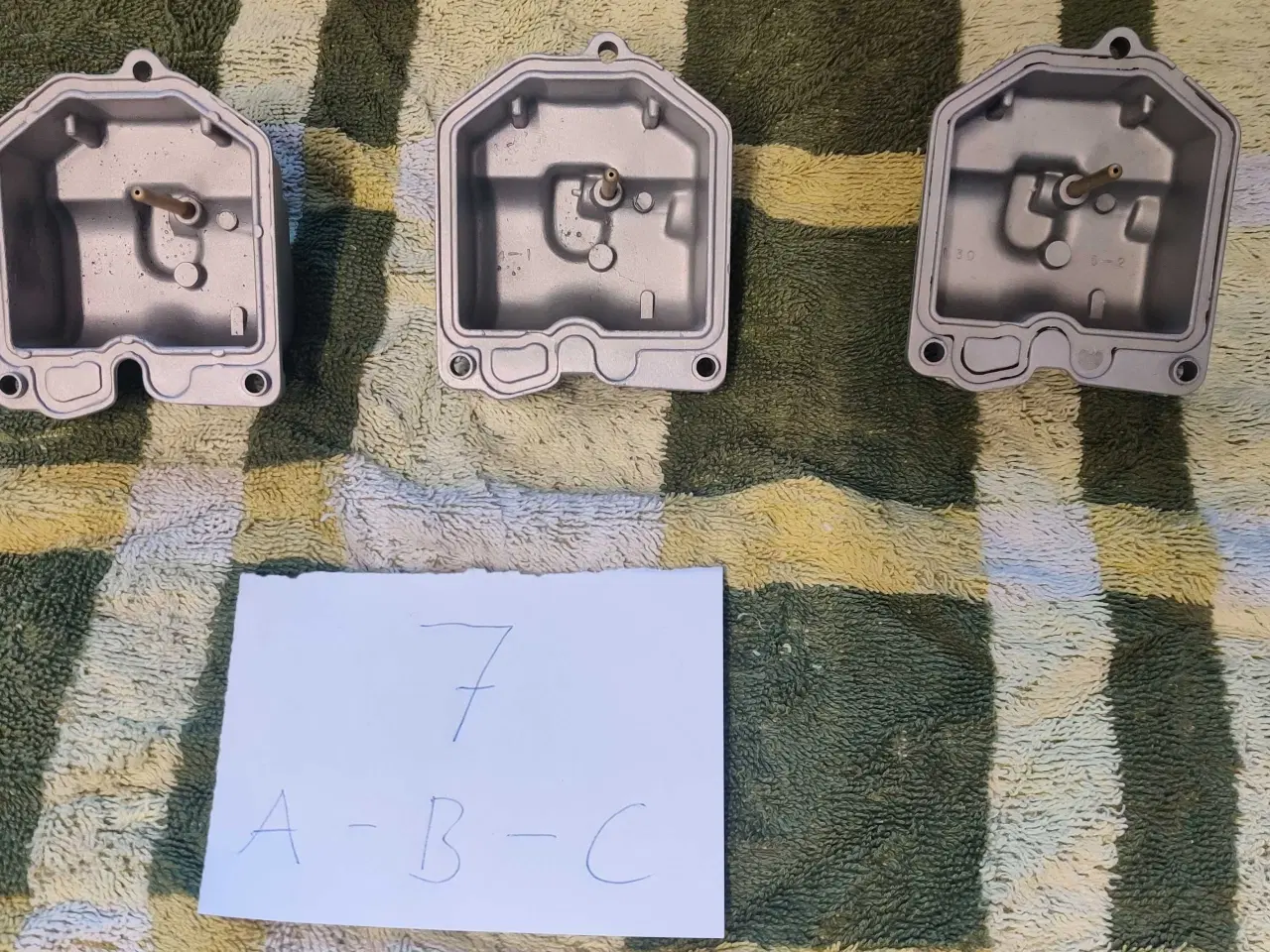 Billede 2 - Svømmerhuse Karburator Honda CX