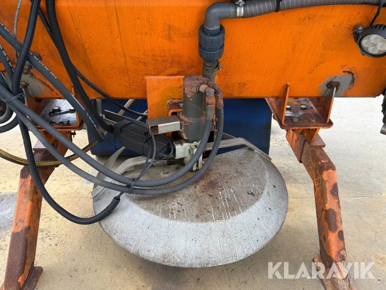 Billede 8 - Liftophængt saltspreder Bucher Tracon 1200 FS