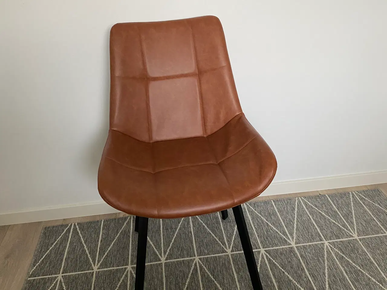 Billede 2 - Spisebord med seks stole